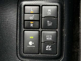 運転席・助手席にはシートヒーターが付いております!寒い冬でも快適にドライブできますね♪(^▽^)