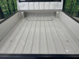 積み下ろしのしやすいデッキにはたっぷりと荷物を積み込んでいただけます。遊びから仕事まで、様々なシーンで頼れます♪