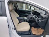 運転席側から観たフロントシートのイメージです。