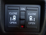 運転席からもスライドドアをボタン操作でスピーディーに開閉できます!またスマートキーでも操作できるので便利です。