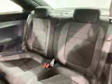 シートは適度な硬さによって長時間の運転でも疲れにくいと定評があります。国産車とは全く違った座り心地ですが、長年培われた欧州の椅子文化をご体感ください。