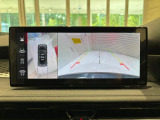 アラウンドビューモニターで狭い場所での駐車もスムーズです。