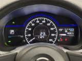 【メーターまわり】ドライバーから見やすい位置にあって安全運転に寄与します。マルチインフォメーションディスプレイでは、クルマに関するたくさんの情報を確認可能。
