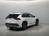 U-Carの販売だけでなく自動車保険、携帯電話の販売も行っております。