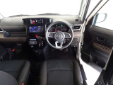 視界良好、操作しやすい運転席です。