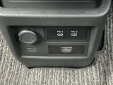 センターに給電部分あります