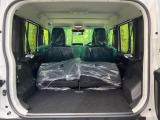 普段のお買い物や通勤、送迎等に十分な荷室スペースを確保しております。セカンドシートを倒すと、大きな荷物の積載も可能です♪
