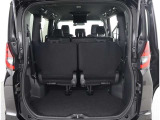 広々としたラゲージスペースを備えています。大きなものや長さのある荷物もしっかりと積み込めます。