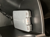 グローブBOX内のカードの取り出しもしやすい場所にETC(社外品)がついています。高速道路の料金所の通過もラクラクです!。