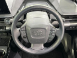【純正革巻きステアリング】上質な革を使用することで、手にしっかり馴染みとても運転しやすいハンドルです♪