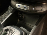 USB、12V電源はこちらから取れます。