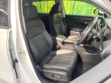 運転席シート廻りは使用感も少なく、良好な状態となっています。前オーナー様が丁寧に使っていたことがよくわかりますね。