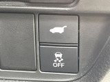 【パワーバックドア】スマートキーや運転席のボタンを押すだけでリアゲートが自動で開閉します!荷物を持っている時や、高い位置にあるバックドアを閉める際に便利な機能です♪