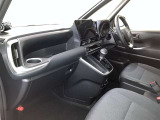 この車で色んな場所へドライブに出かけてみませんか。