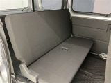 居心地の良い後席空間が乗員に深いくつろぎをもたらします。