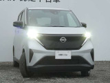 LEDヘッドライトです。ハイビームアシスト・ヘッドランプをハイビームにして走行中、前方の対向車や先行車がいたり、明るい場所を走行すると自動でロービームになります。
