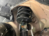 お車を安心してお乗りいただく為には、足回りの定期点検が欠かせません。サービスサポート(有償保証)では無料点検もご提供しており、安心のカーライフをお過ごしいただけるサポート体制が整っています。