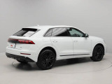 quattro(4WD)で雪道や滑りやすい道路はもちろんのこと日常の運転シーンでも安心と安全、さらにスポーティーなドライビング体験を提供します