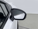 【ブラインドスポットモニター】巻き込み事故防止や、車線変更時の事故も予防します。