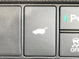 【パワーバックドア】スマートキーや運転席のボタンを押すだけでリアゲートが自動で開閉します!荷物を持っている時や、高い位置にあるバックドアを閉める際に便利な機能です♪