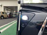 LEDフォグランプ付きで、明るい光が霧の発生や悪天候時に視界の確保をサポートしてくれます。