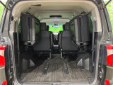 普段のお買い物や通勤、送迎等に十分な荷室スペースを確保しております。セカンドシートを倒すと、大きな荷物の積載も可能です♪