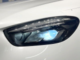 ●LEDヘッドライト:夜間走行時も良好な視界を確保し安心して運転できる高輝度LEDヘッドライトを装備!点灯速度が早く、消費電力も抑えられています。