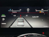 視認性の良いメーターパネルデザインです。ディスプレイに各種情報、設定画面が見やすく表示されます。