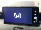【メーカー純正9型ナビ】インテリアに溶け込むスタイリッシュな「専用設計」メーカーナビを装備♪視認性や操作性など基本性能にも優れ、より上質なカーライフをお楽しみいただけます。