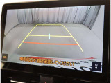 バックガイドモニターで、後方を確認しながら安心して駐車することができます。運転初心者も熟練者も必須の機能ですよ!