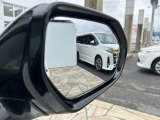 ミラーウィンカーは方向指示器がドアミラーに内蔵されているタイプで被視認性の良さなどに定評があります★
