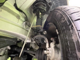 お車を安心してお乗りいただく為には、足回りの定期点検が欠かせません。サービスサポート(有償保証)では無料点検もご提供しており、安心のカーライフをお過ごしいただけるサポート体制が整っています。