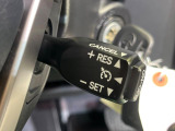 【クルーズコントロール】高速道路もラクラク走行。アクセルを離しても一定速度で走行ができ、長距離運転時の負担を軽減!加速・減速も簡単なスイッチ操作で調整できます。