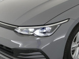 【IQ.LEDヘッドライト】フロントカメラで対向車や先行車を検知し、最適な配光を可能とした最新のヘッドライトシステムです。