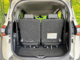 普段のお買い物や通勤、送迎等に十分な荷室スペースを確保しております。セカンドシートを倒すと、大きな荷物の積載も可能です♪
