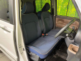 運転席シート廻りは使用感も少なく、良好な状態となっています。丁寧に使われていたことがよくわかりますね。