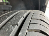 タイヤ溝は6.8mmです(新品約8mm)