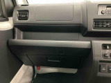 たとえばダイハツのお店にある、たくさんのスマアシ搭載車は、正常に作動する事をしっかり確認します。