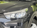 【LEDヘッドライト】悪天候や夜間走行時も良好な視界を確保し安心して運転できる高輝度LEDヘッドライトを装備!点灯速度が早く、消費電力も抑えられています。