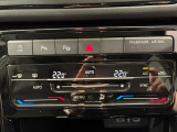 2ゾーンフルオートエアコンを装備。運転席と助手席、それぞれ独立して温度の設定ができます。