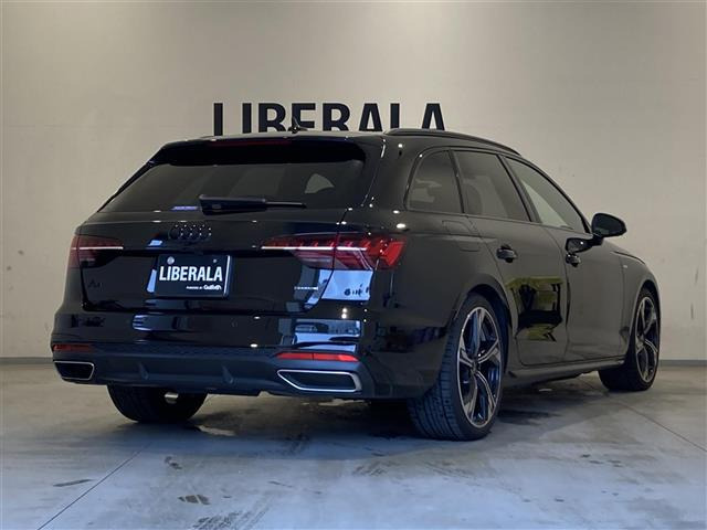 アウディ A4アバント ブラック スタイル プラス ディーゼル 4WD 修復歴