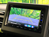 【バックカメラ】駐車時に後方がリアルタイム映像で確認できます。大型商業施設や立体駐車場での駐車時や、夜間のバック時に大活躍!運転スキルに関わらず、今や必須となった装備のひとつです!