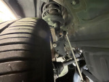お車を安心してお乗りいただく為には、足回りの定期点検が欠かせません。サービスサポート(有償保証)では無料点検もご提供しており、安心のカーライフをお過ごしいただけるサポート体制が整っています。