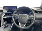 運転席まわりです。 各操作スイッチは使いやすい位置に配置されてます。