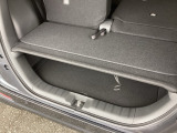 アイデア次第でいろいろな使い方ができる広くて使い勝手のいい荷室。