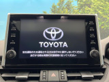 【9インチ ディスプレイオーディオ】大画面ディスプレイへお持ちのスマートフォンと連携して、ナビやbluetoothでの音楽再生が可能です♪デザインはもちろん操作性も良好!別途ナビ機能の取付可能です♪