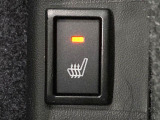 【シートヒーター】寒い日に重宝するシートヒーター!エアコンより早く温まってくれるので寒がりの人も安心ですね♪エアコンの温風は乾燥するから苦手、という方にもをおすすめです。