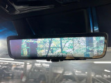 【デジタルインナーミラー】後席の大きな荷物や同乗者で後方が確認しづらい時でも安心!カメラが撮影した車両後方の映像をルームミラー内に表示。クリアな視界で状況の確認が可能です!