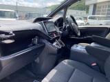 トヨタ ノア G 4WD/車中泊仕様/天吊りモニター/フルセグナビゲーション/バックモニター/両側電動スライドドア/ETC2.0/クルーズコントロール/シートヒータ/リヤクーラ/トヨタセーフティセンス