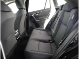 ゆとりある広々とした車内空間は、ドライブを始め買い物やレジャーなど、幅広く活躍します。一人でもみんなとでもお出かけを楽しみましょう!